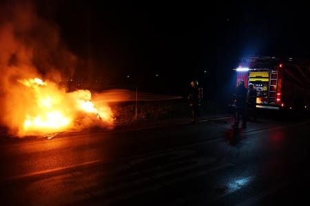 Večkratni požig zabojnikov v centru Ivančne Gorice 1